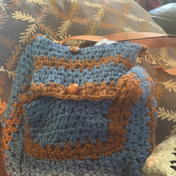 Crochet crossbody bag - Picture 1 of 7